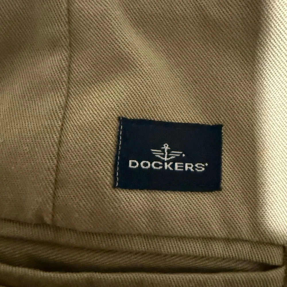 Dockers Men's Khaki Flat-Front Chinos - Beige/Tan